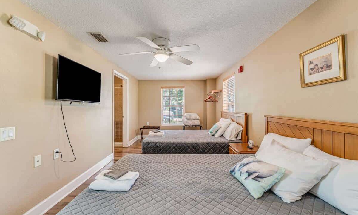 Photo of Bedroom in Chassahowitzka