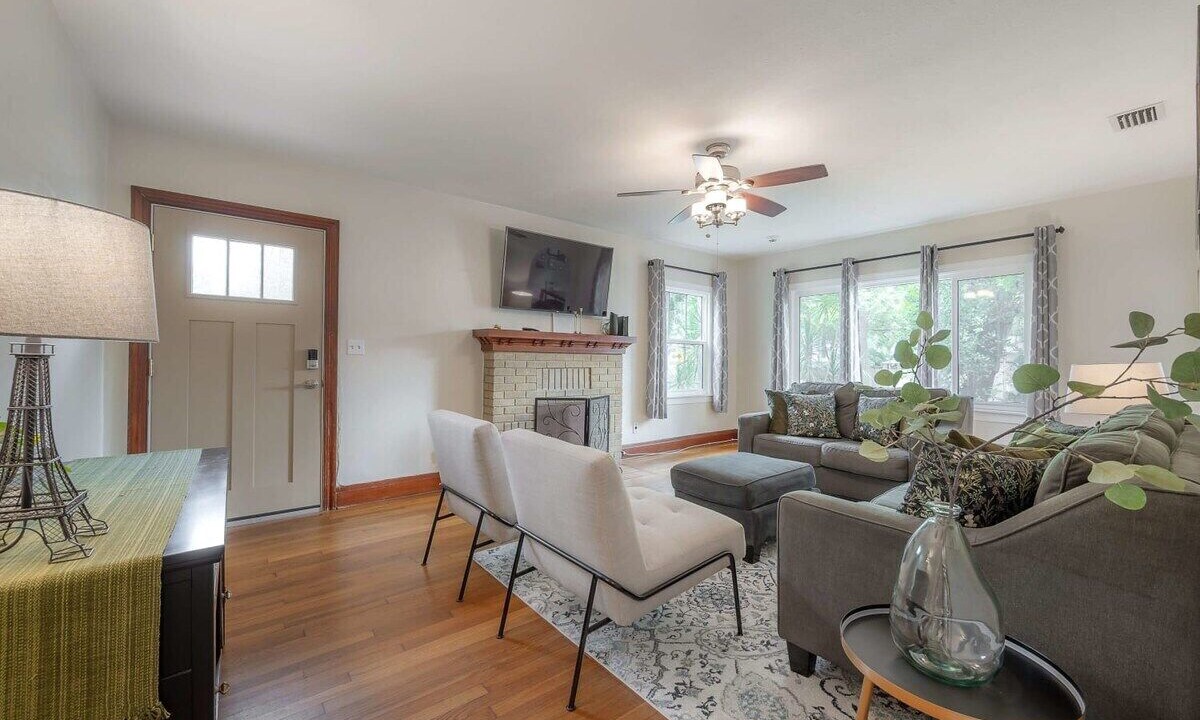 Photo of Livingroom in Old Seminole Heights
