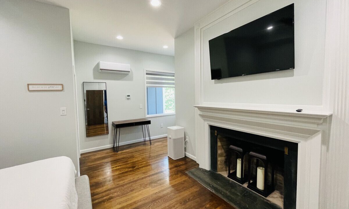 Photo of Livingroom in Charlottesville