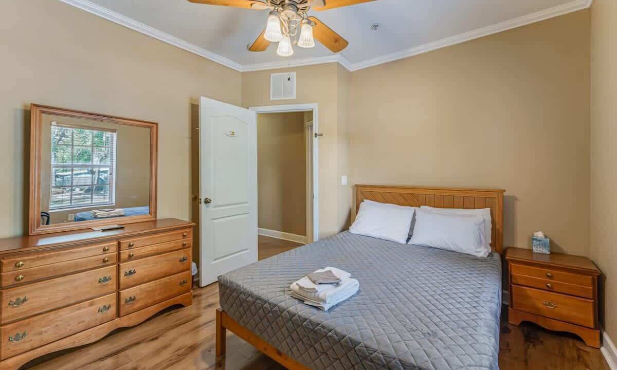 Photo of Bedroom in Chassahowitzka