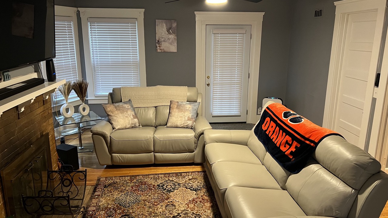 Photo of Livingroom in Eastside