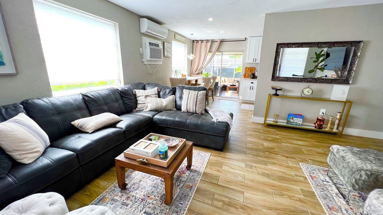 Photo of Livingroom in Sweetwater