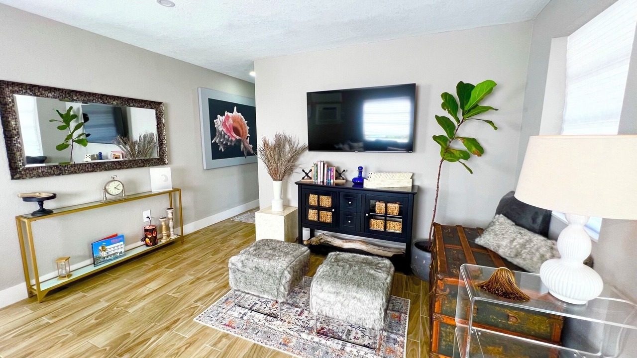 Photo of Livingroom in Sweetwater
