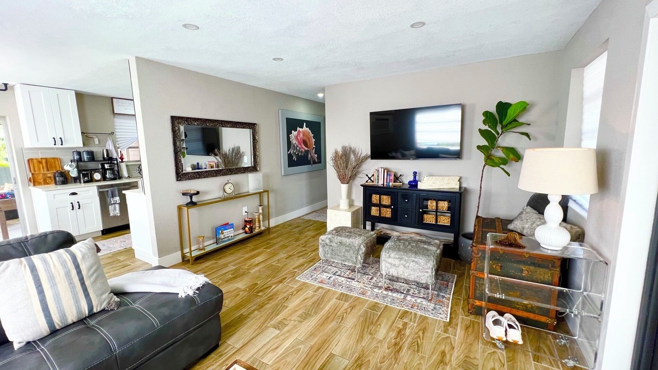 Photo of Livingroom in Sweetwater