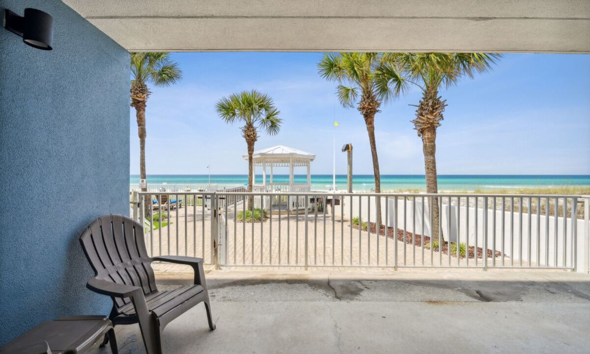 Photo of Patio Balcony in Fort Bay