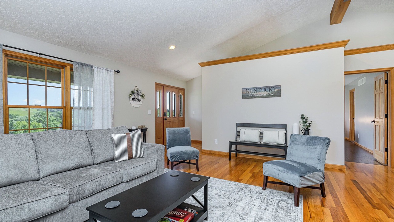 Photo of Livingroom in Corinth