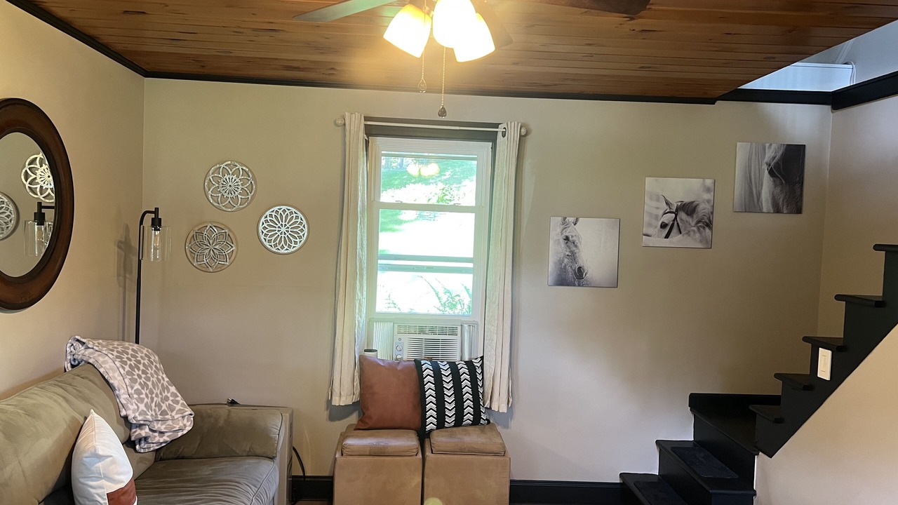 Photo of Livingroom in East Glenville