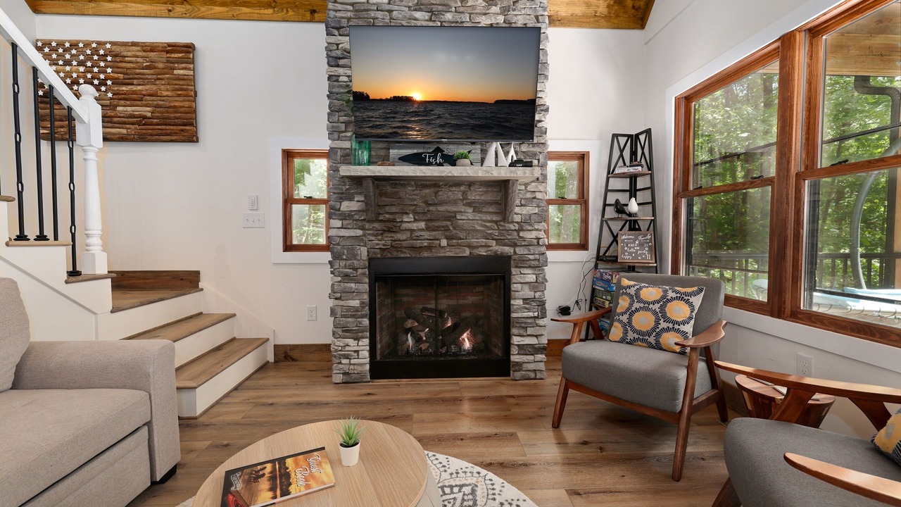 Photo of Livingroom in Manson