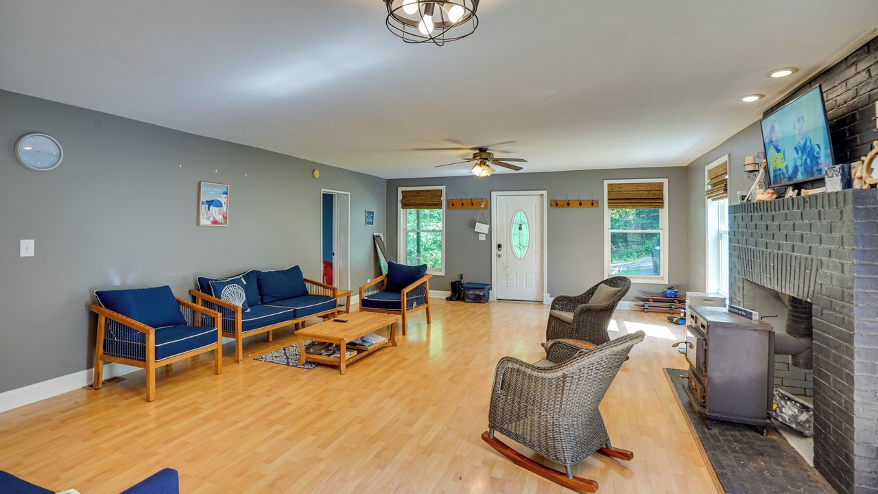 Photo of Livingroom in West Sand Lake