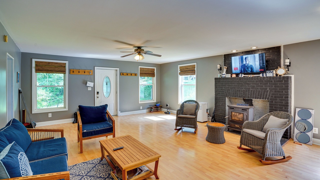Photo of Livingroom in West Sand Lake