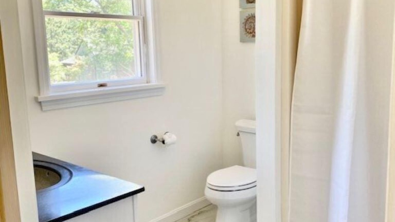 Photo of Bathroom in Lagoon Heights