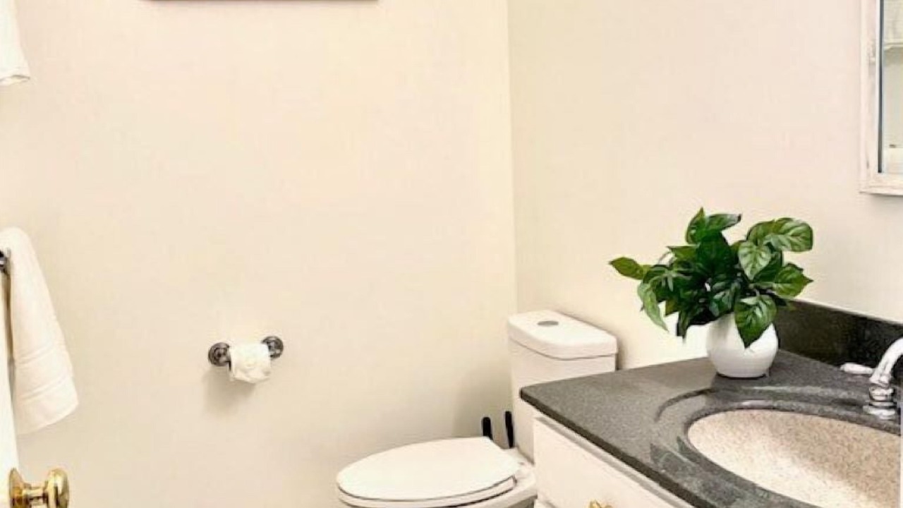 Photo of Bathroom in Lagoon Heights