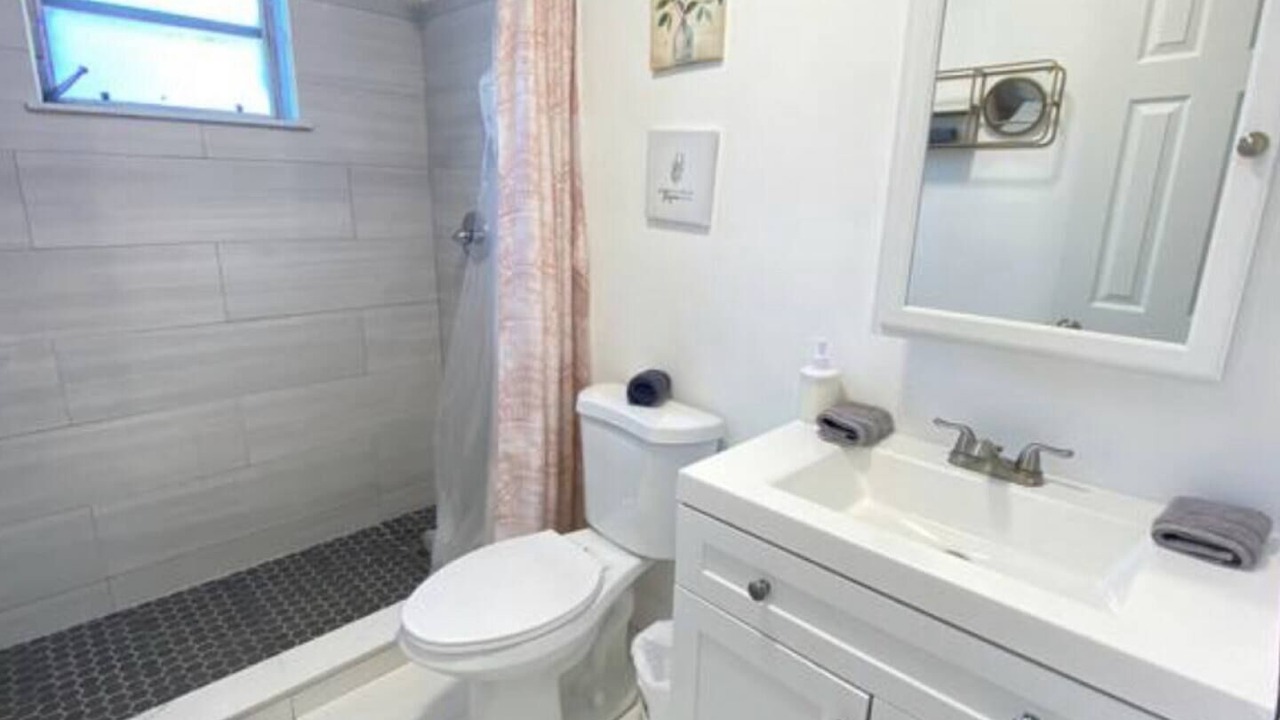 Photo of Bathroom in Little Havana