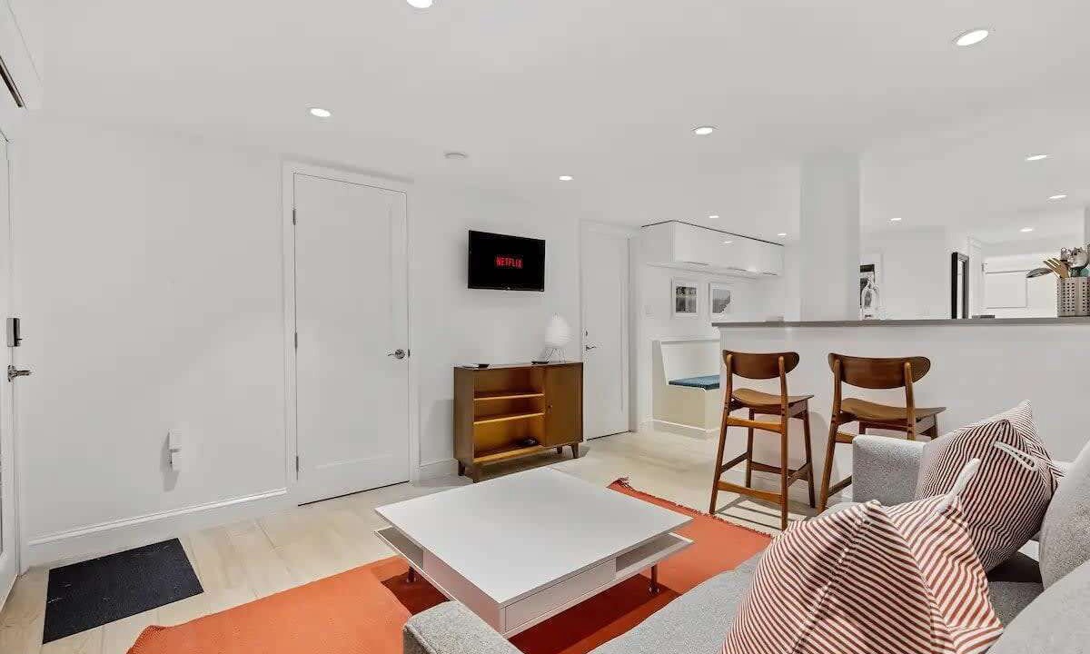 Photo of Livingroom in Dupont Circle