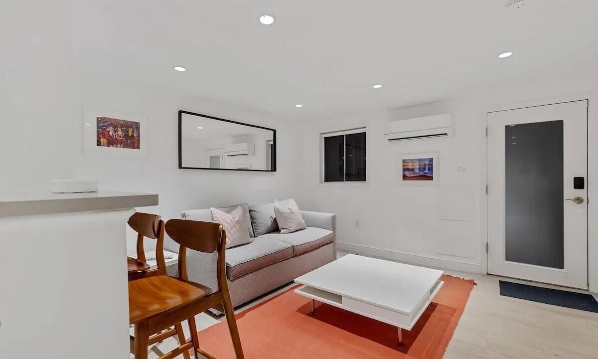 Photo of Livingroom in Dupont Circle