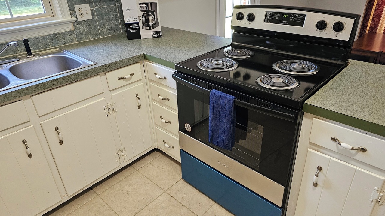 Photo of Kitchen in Central Newport News