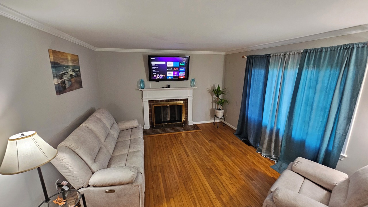 Photo of Livingroom in Central Newport News