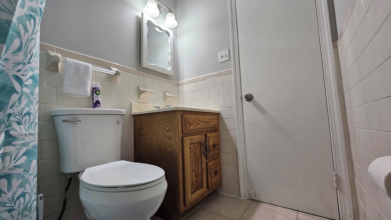 Photo of Bathroom in Central Newport News
