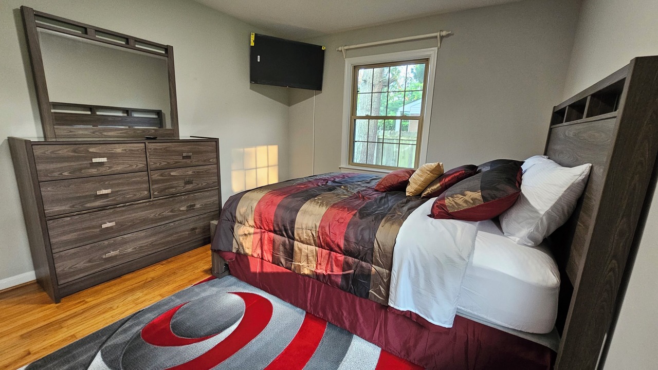 Photo of Bedroom in Central Newport News