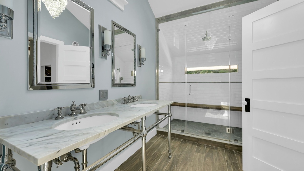 Photo of Bathroom in Shinnecock Hills