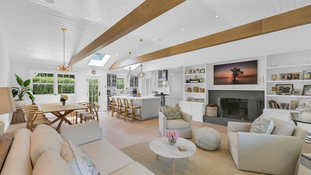 Photo of Livingroom in Shinnecock Hills