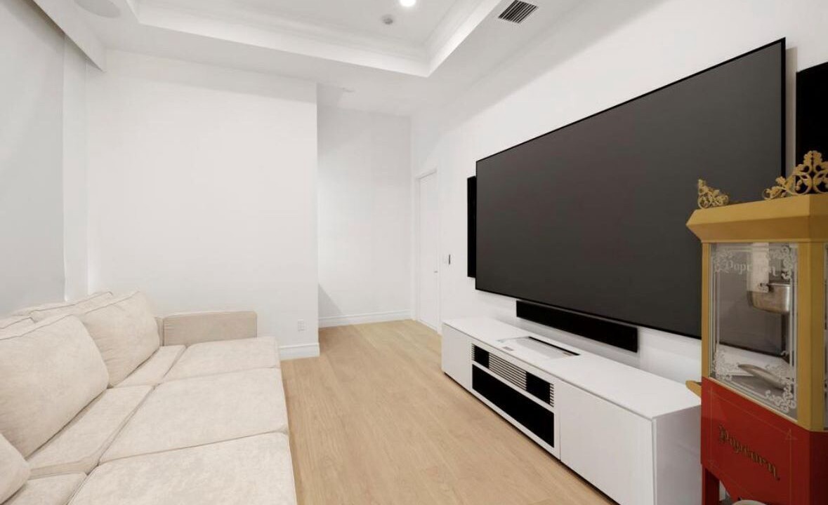 Photo of Livingroom in South Lake