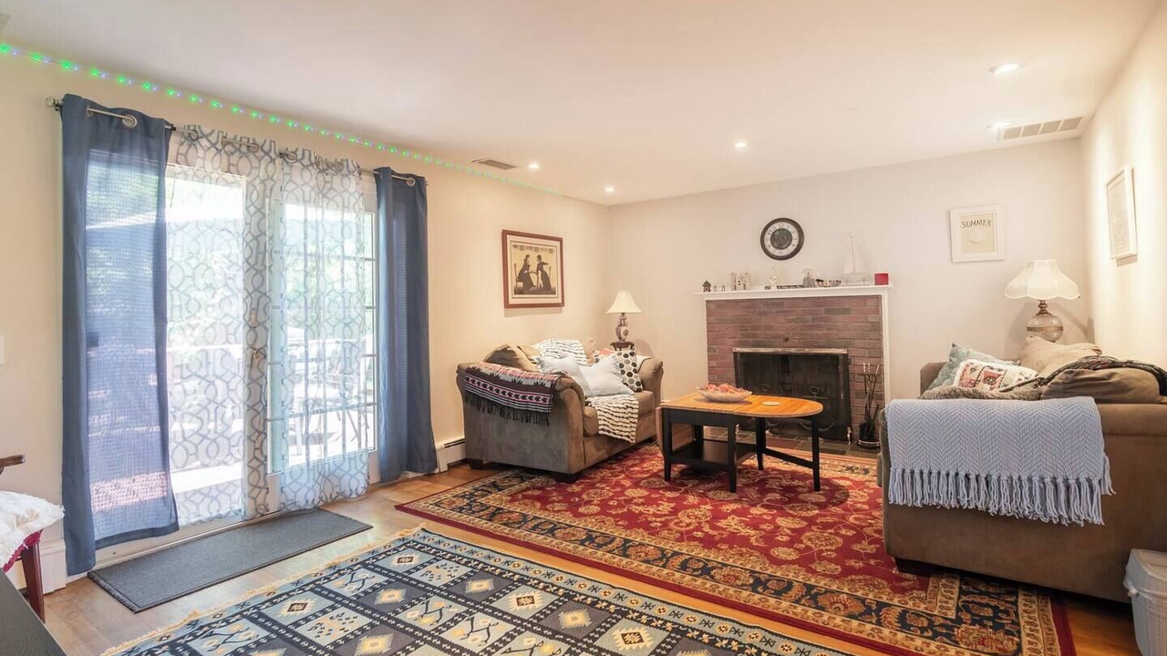 Photo of Livingroom in East Harwich