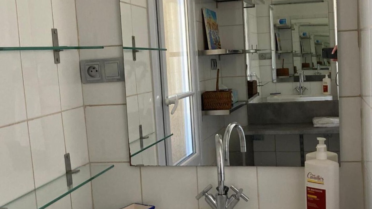 Photo of Bathroom in Hotel-de-Ville
