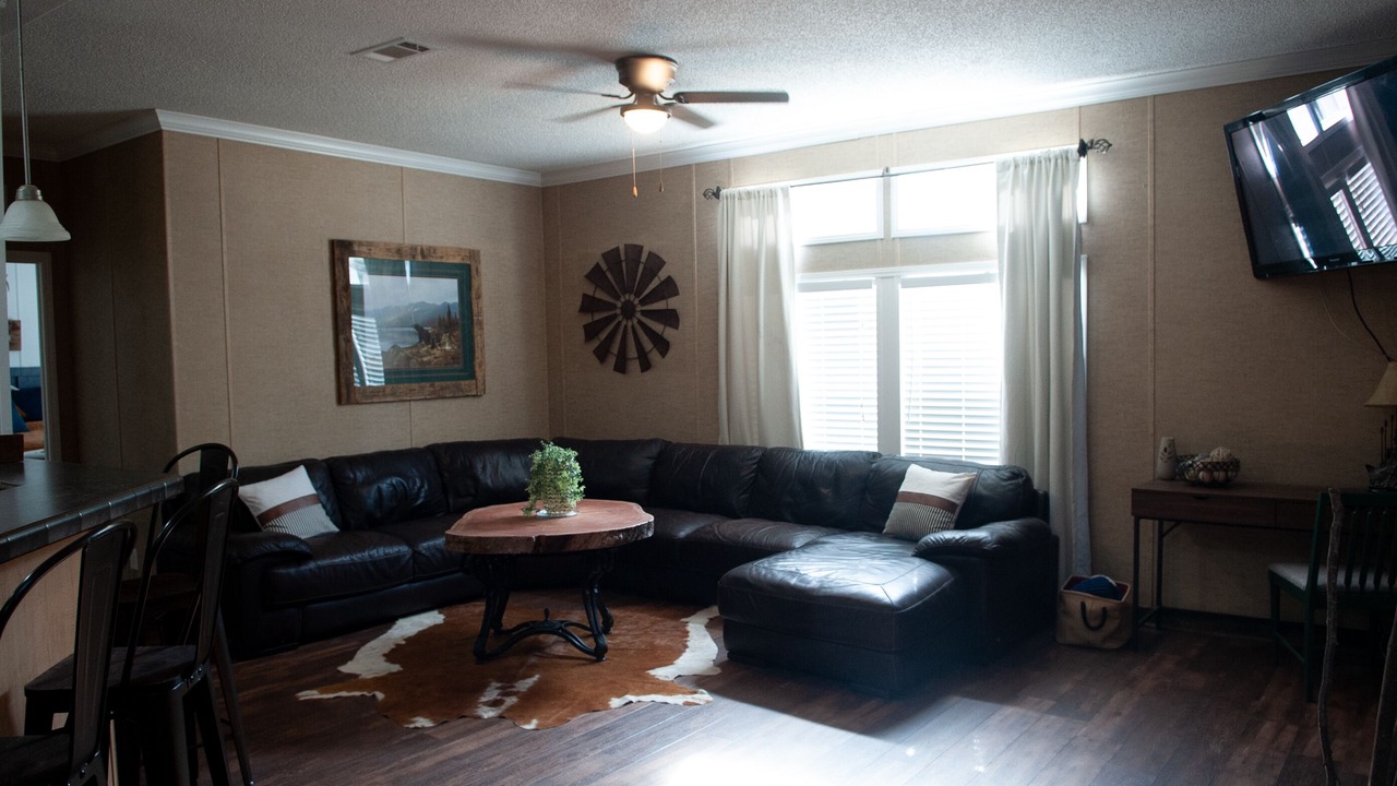 Photo of Livingroom in Perry