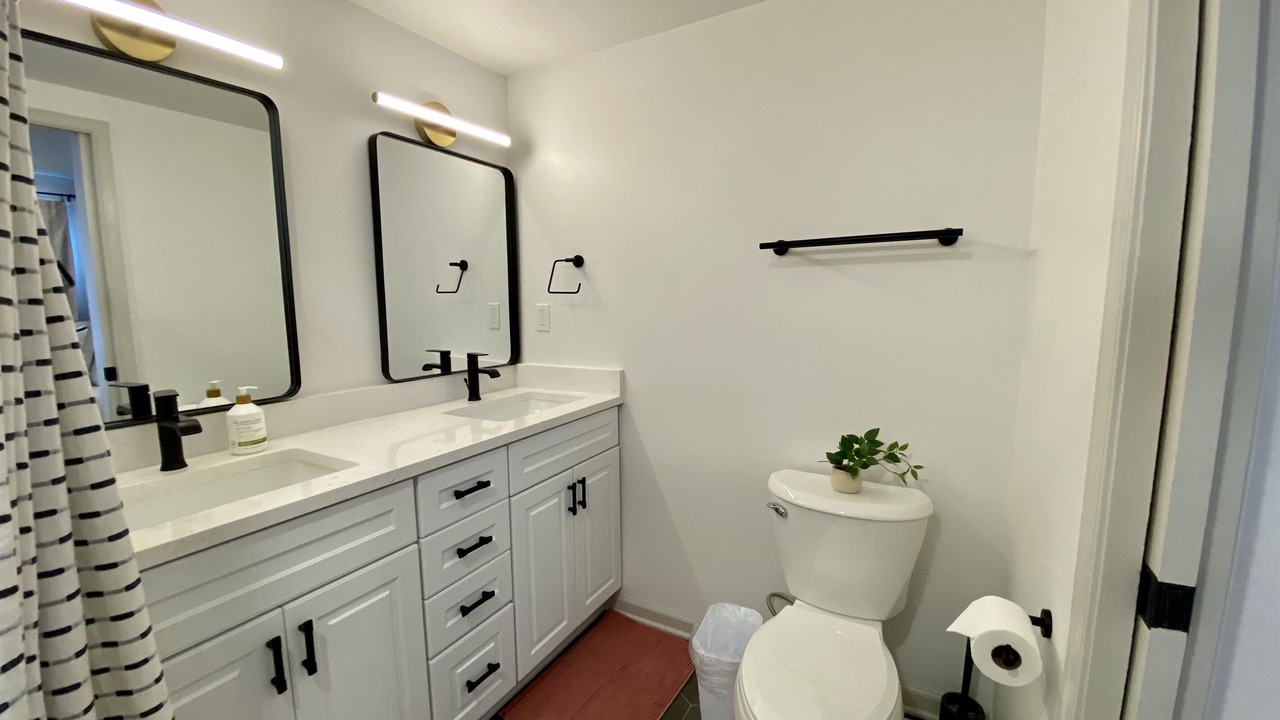 Photo of Bathroom in Cherrydale