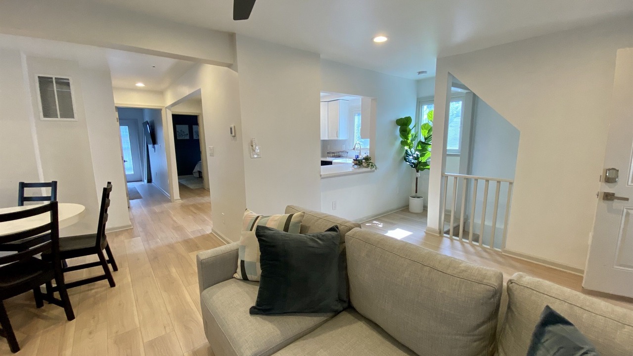 Photo of Livingroom in Cherrydale