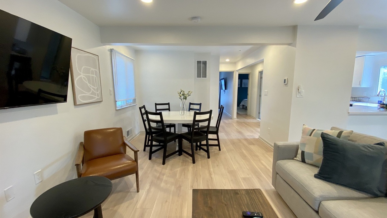 Photo of Livingroom in Cherrydale