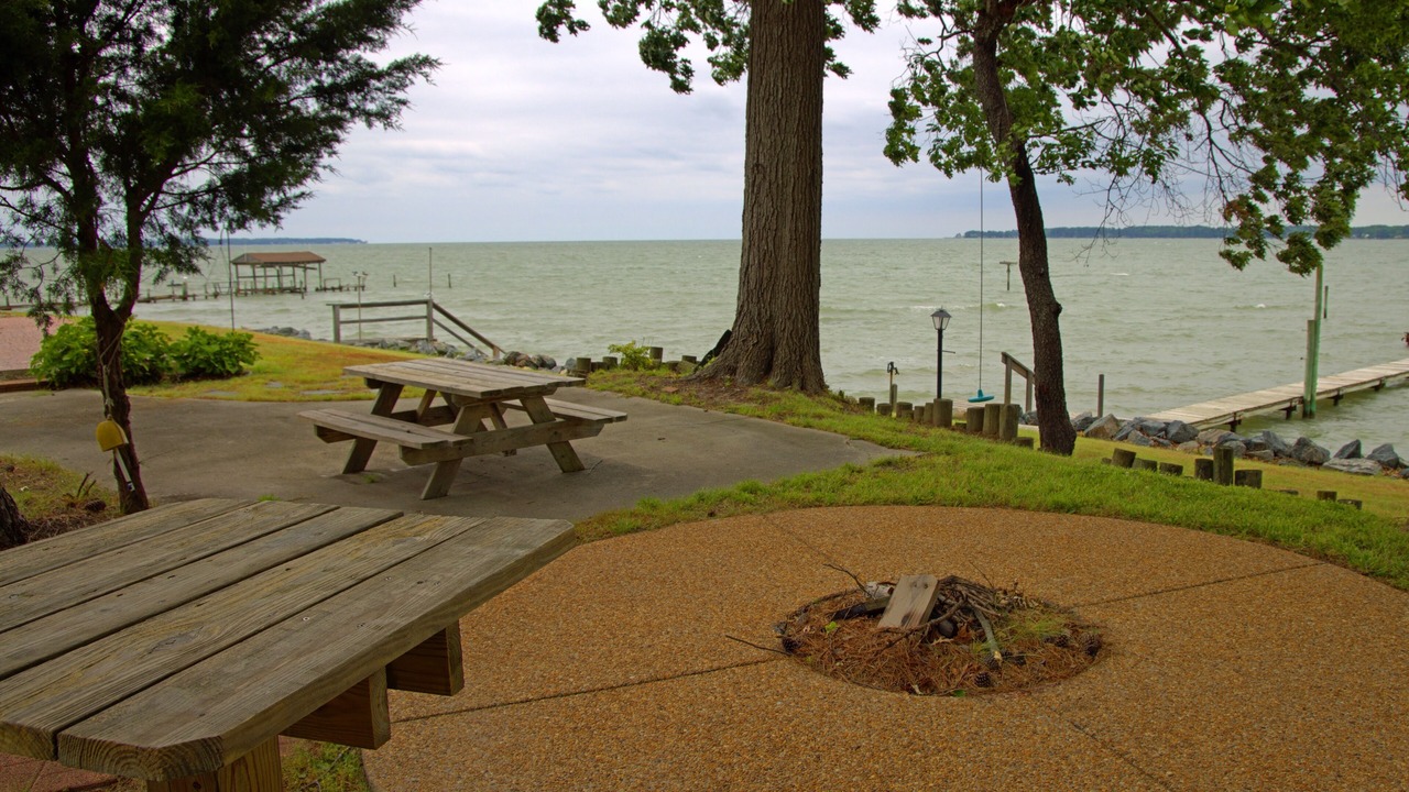 Photo of Outdoor in Hallieford