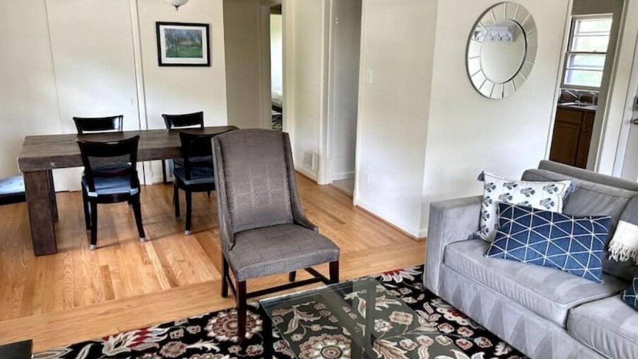 Photo of Livingroom in Cherrydale