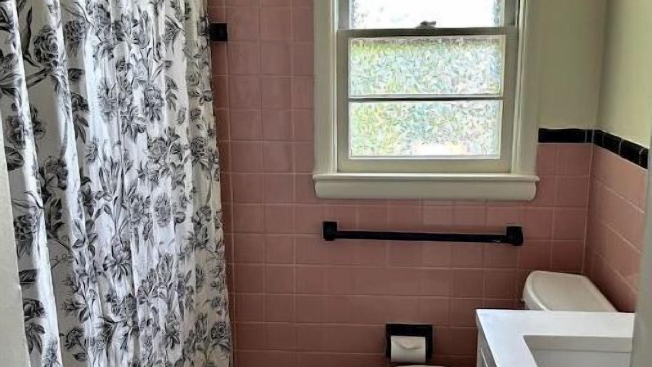 Photo of Bathroom in Cherrydale