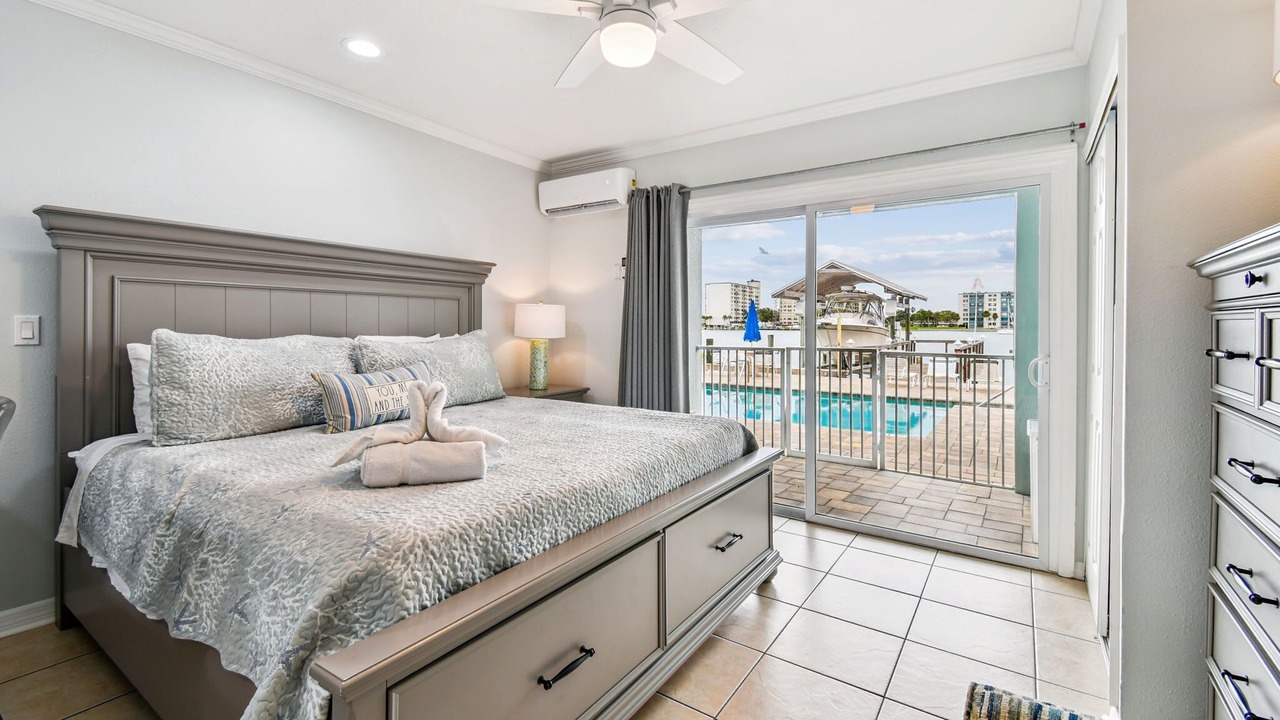 Photo of Bedroom in Bay Esplanade