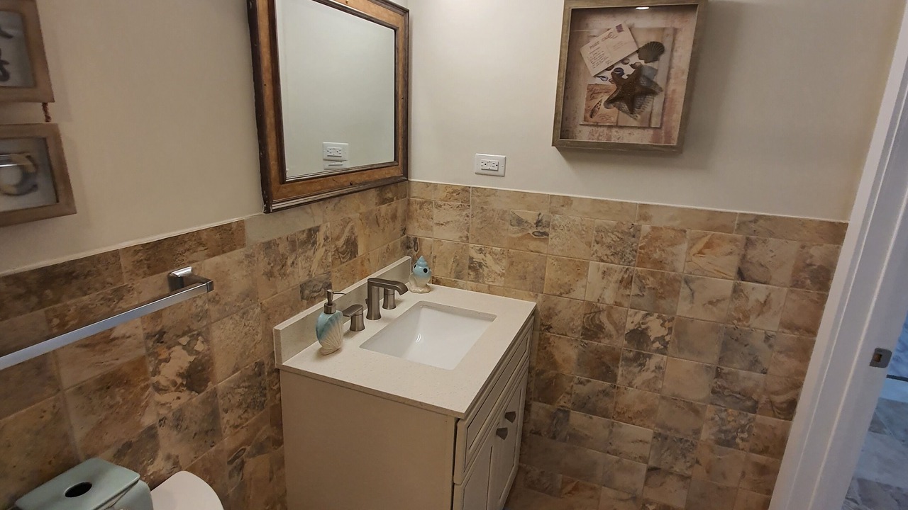 Photo of Bathroom in Marathon