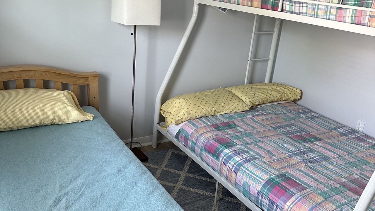 Photo of Bedroom in Popponesset