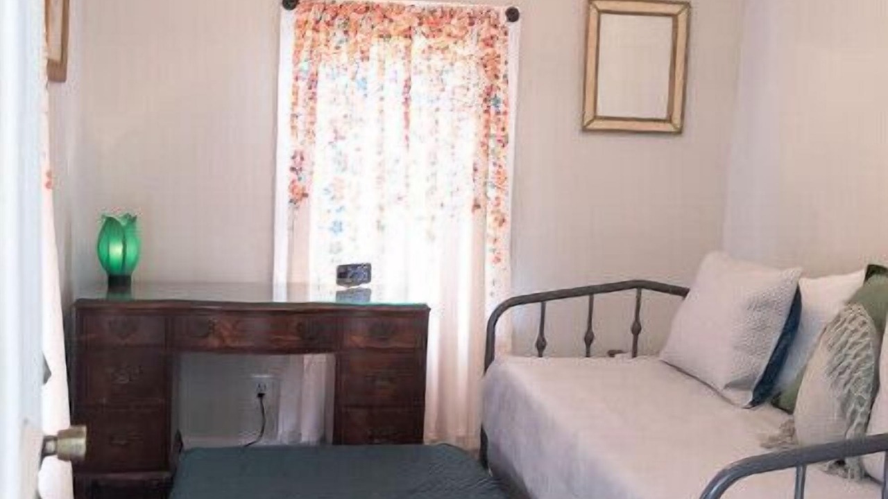 Photo of Bedroom in Shipman