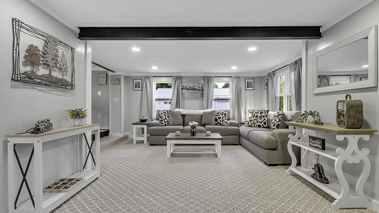 Photo of Livingroom in Black Creek