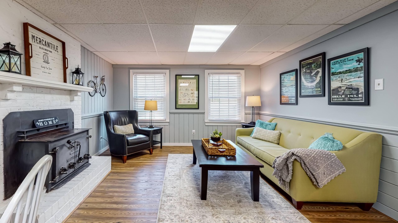 Photo of Livingroom in Charles City