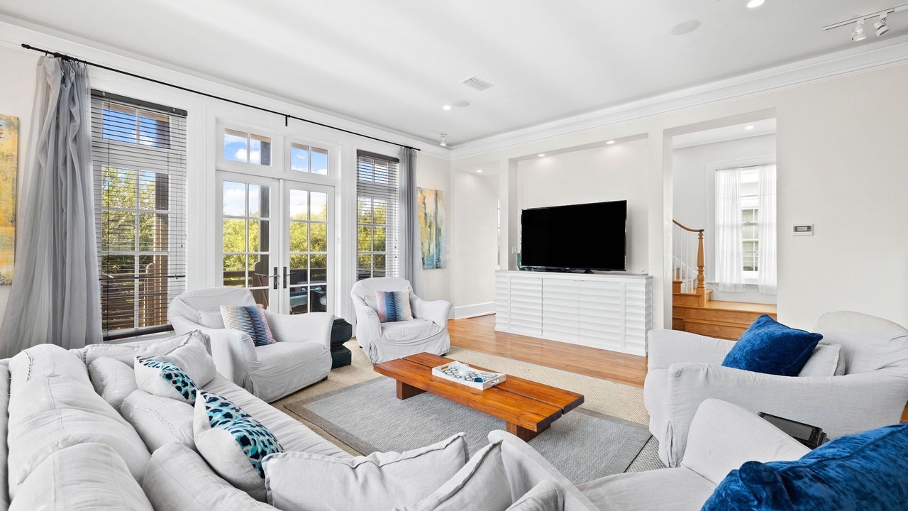 Photo of Livingroom in SeaNest Village