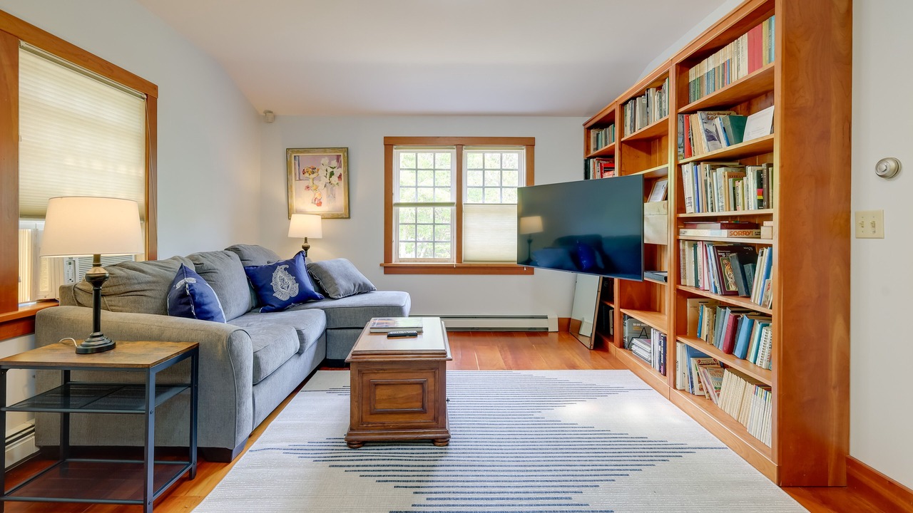 Photo of Livingroom in Brewster