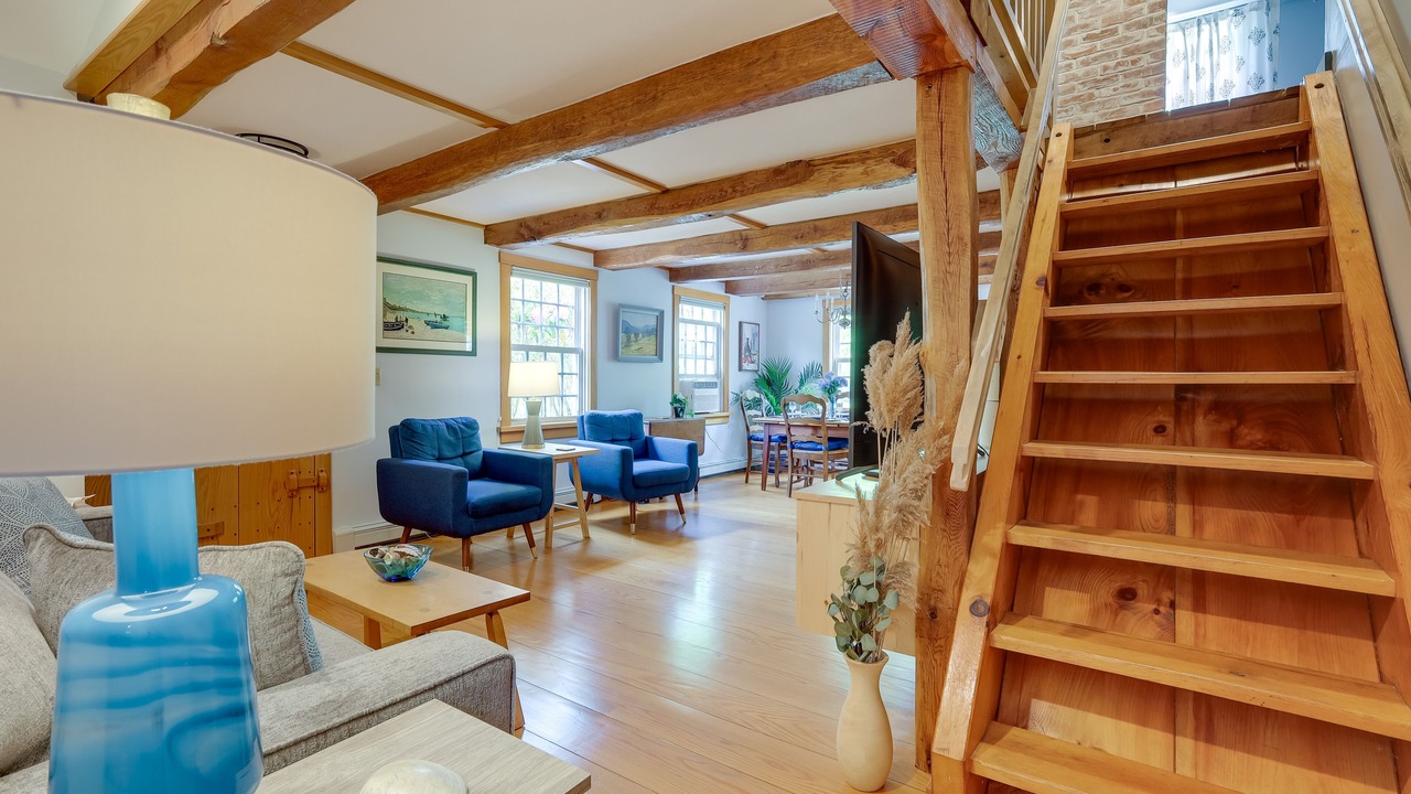 Photo of Livingroom in Brewster