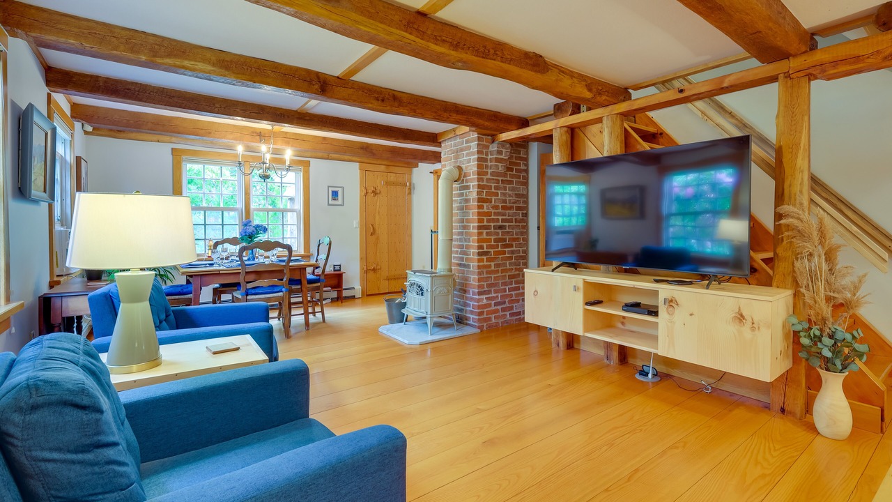 Photo of Livingroom in Brewster