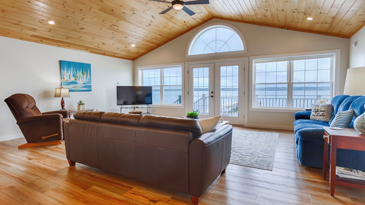 Photo of Livingroom in Town of Varick