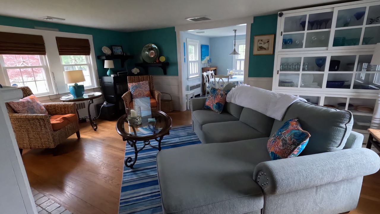Photo of Livingroom in West Yarmouth