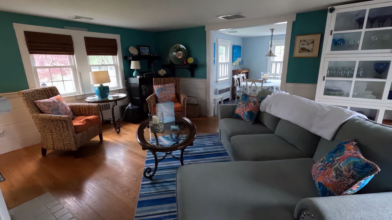 Photo of Livingroom in West Yarmouth
