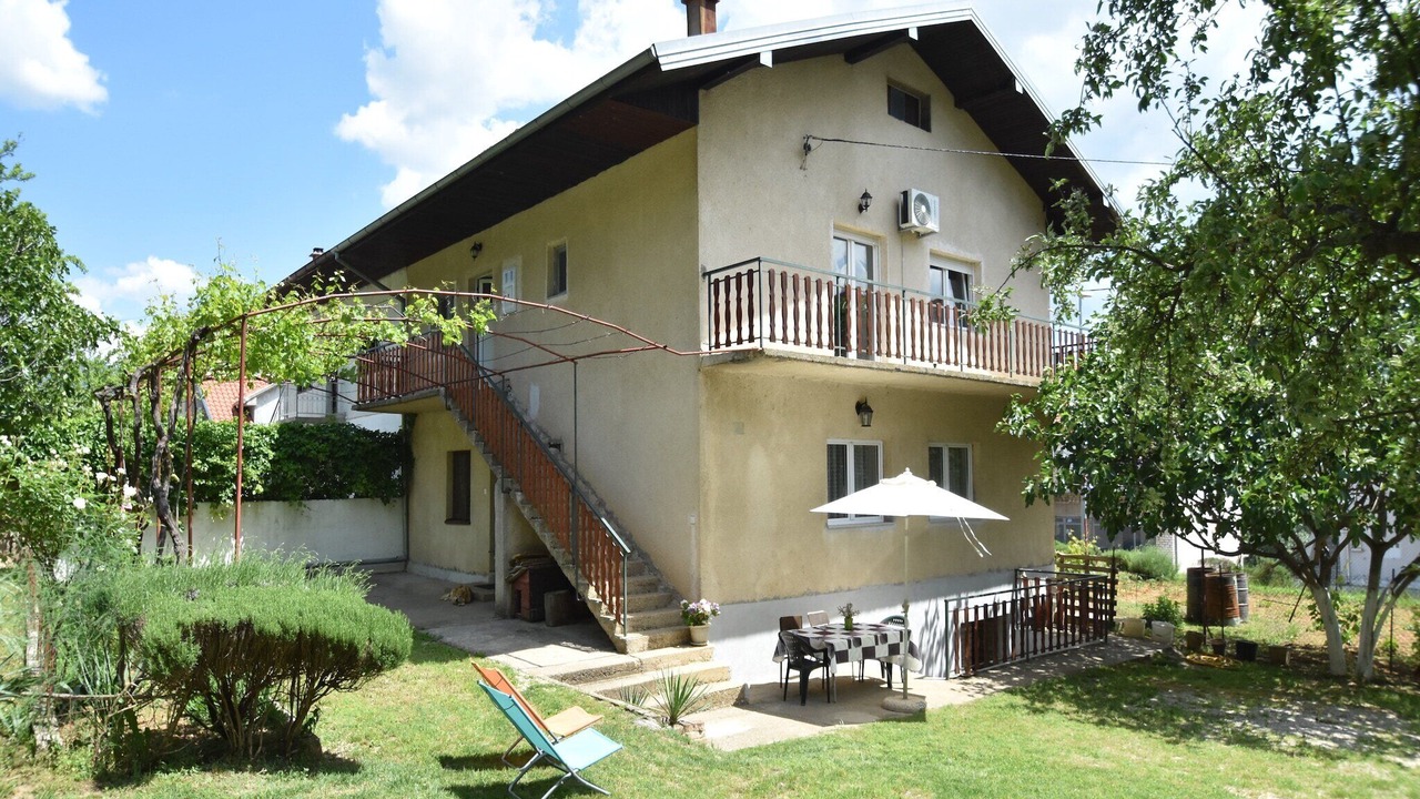 Photo of Outdoor in Cove Parja
