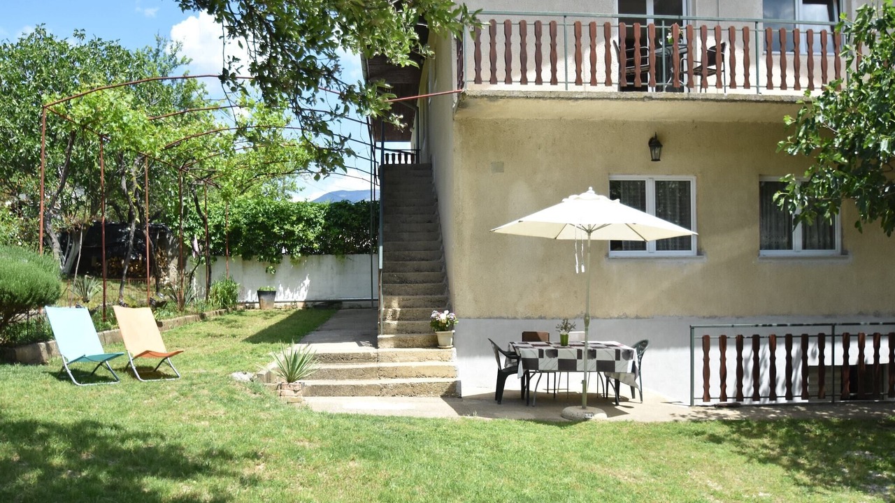 Photo of Outdoor in Cove Parja
